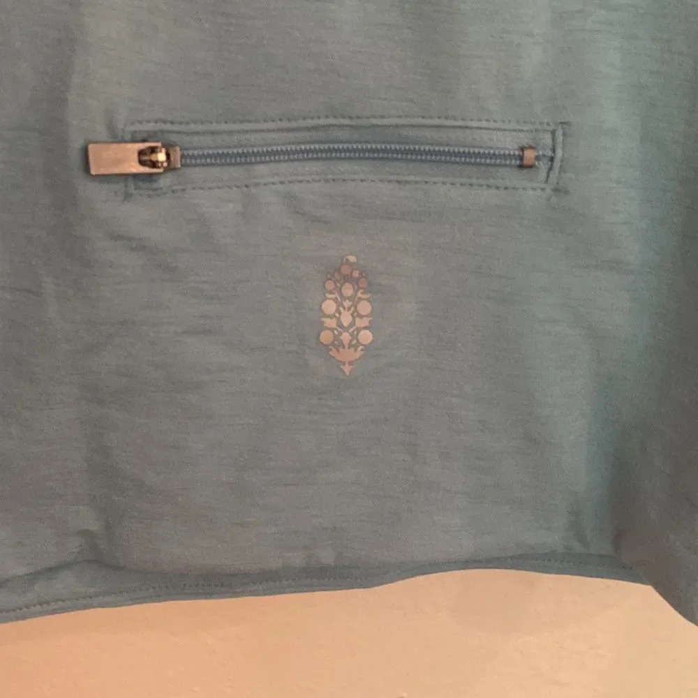 Free People Movement sz‎ S long sleeve light blue boatneck athletic shirt EUC - Picture 6 of 6
